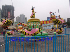 旋轉小蜜蜂游樂設備，鄭州豫星游樂設備廠廠家直銷-- 滎陽市豫星游樂設備廠