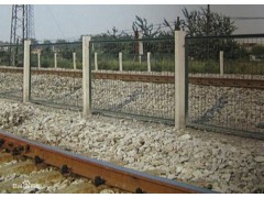 公路隔離柵批發(fā)  廠家直銷各種規(guī)格的公路隔離柵-- 安平縣許捷絲網(wǎng)廠銷售部