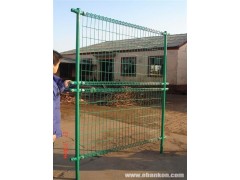 許捷絲網廠提供的公路隔離柵價格更公道-- 安平縣許捷絲網廠銷售部