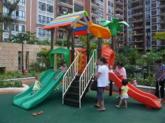 金捷諾休閑游藝設備有限公司專業批發各種大型滑梯-- 成都金捷諾公司設備廠銷售部