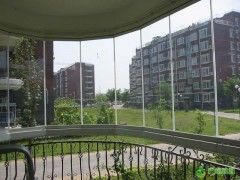 哪里的重慶泊眾批發(fā)無框陽臺窗價(jià)格便宜？-- 重慶泊眾工貿(mào)有限公司