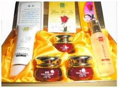 正品金裝燕窩素化妝品代理商，5件套燕窩素-- 廣西南寧市護膚精品化妝品公司銷售部