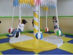 椰子樹在淘氣堡中不可缺的兒童新型淘氣堡-- 溫州久洲游樂設(shè)備有限公司