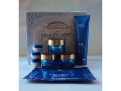 廣州潘姿化妝品，潘姿亮白嫩膚三合一-- 廣西南寧市護(hù)膚精品化妝品公司銷售部