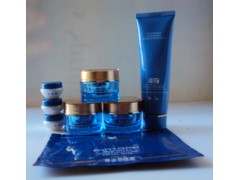 潘姿亮白美顏套裝三合一，廣州潘姿化妝品-- 廣西南寧市護(hù)膚精品化妝品公司銷售部