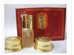 香港九芝堂凈白靚顏三合一套裝，九芝堂護(hù)膚品-- 廣西南寧市護(hù)膚精品化妝品公司銷售部
