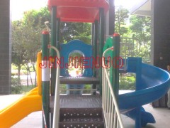 四川省安全耐用的大型工程塑料滑梯組合-- 成都金捷諾公司設備廠銷售部