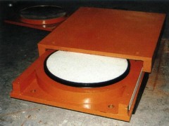 信誠工程橡膠專業批發各種雙項盆式支座-- 衡水信誠工程橡膠有限公司