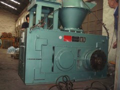 哪里的干粉壓球機價格便宜？-- 鄭州市中州壓球機機械廠