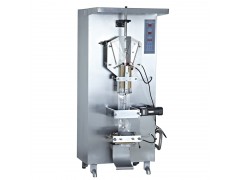 自動液體包裝機(jī)，復(fù)合膜自動包裝光電定位精確封切。-- 昂華機(jī)械市場部