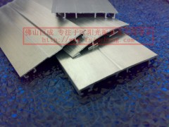 供應天津陽光板鋁壓條，供貨快捷，質優價廉-- 佛山市順德巨成裝飾材料有限責任公司