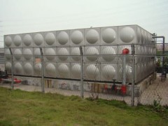 方形不銹鋼水箱-- 上海匯聚金屬制品有限公司