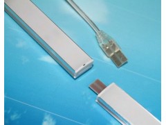 廠價直銷5050低壓高亮硬燈條LED防水對插燈條-- 深圳市奇銘達光電有限公司