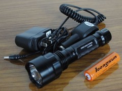 強光手電筒 LX-8015Z-- 東莞市龍興光電科技有限公司