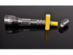 迪普思強光手電筒-- 深圳市龍華新區迪普思電子廠