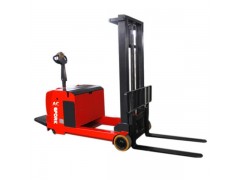 EFORK宇鋒平衡重式電動叉車,平衡重式堆高車,24V-- 安徽宇鋒倉儲設(shè)備有限公司