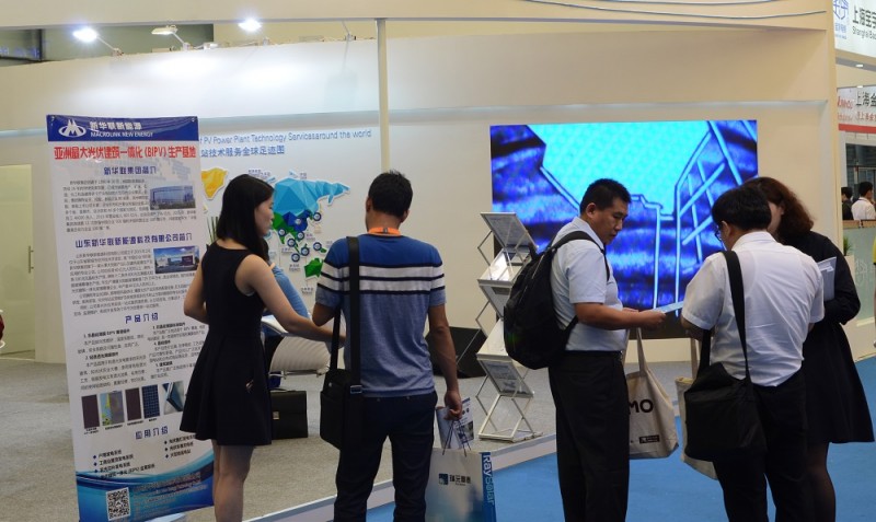 新華聯(lián)新能源吸引了眾多客商的關(guān)注