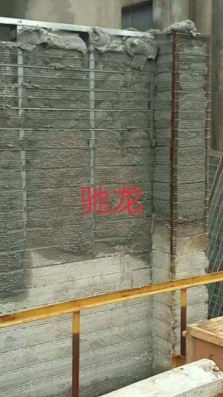 有筋擴張網墻體澆注完成-- 煙臺馳龍建筑節能科技有限公司