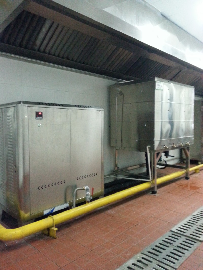 中央燃?xì)鉄崴畽C(jī)組熱水鍋爐熱水爐廠家直銷(xiāo)-- 湖南益眾節(jié)能科技有限公司