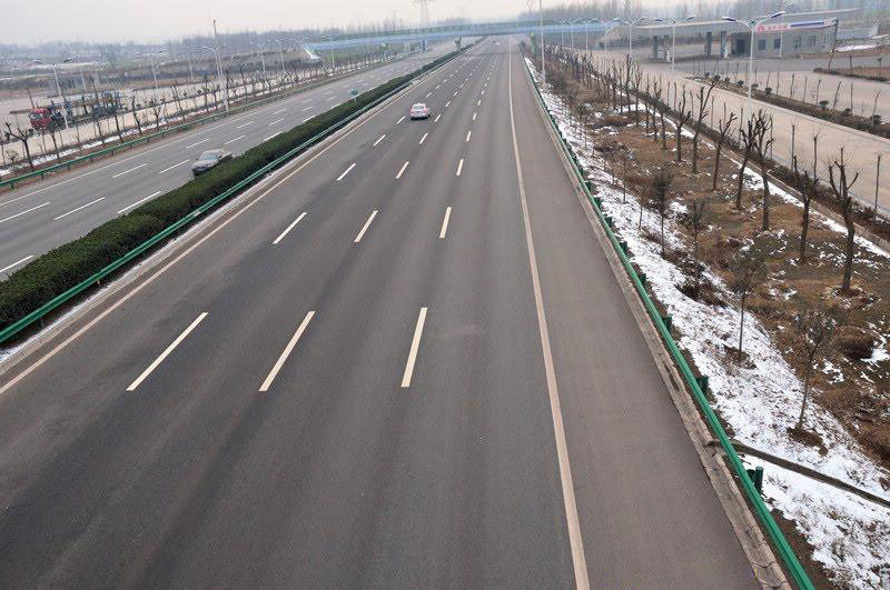 連霍高速（扶溝---泰康）-- 河南省豪來市政園林工程有限公司