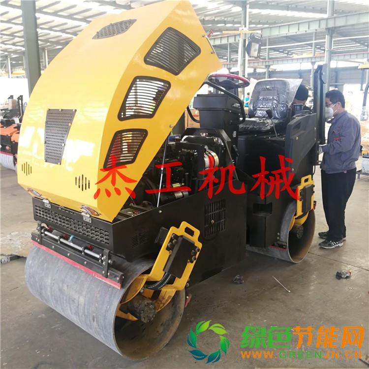 3.0型振動壓路機5