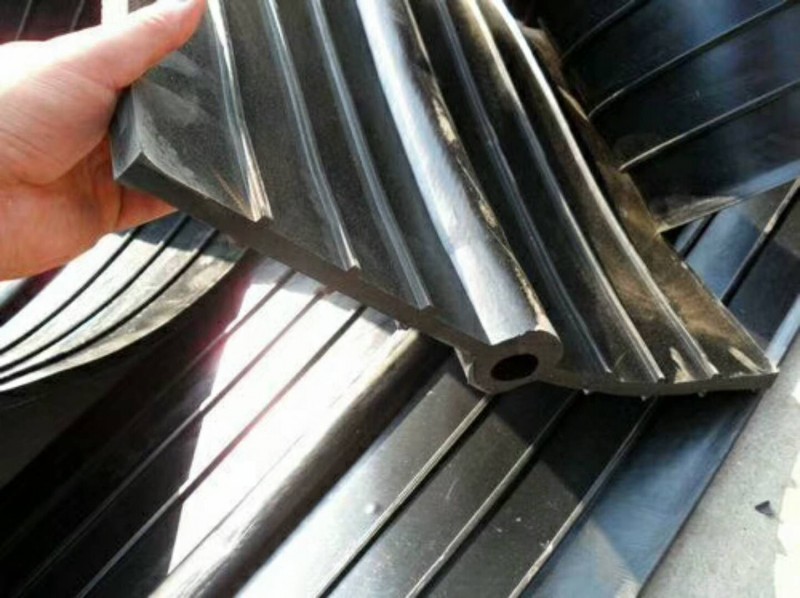 青浦區邊墻式中埋止水帶焊接-- 河北途順橡膠制品有限公司