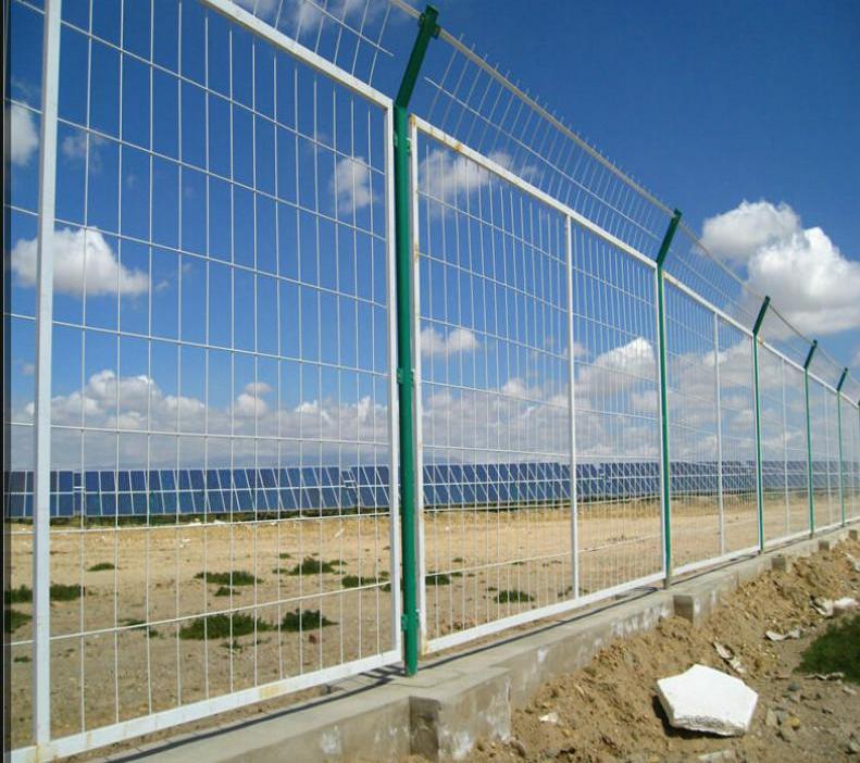 光伏電站圍欄，電力安全圍欄，太陽能電站防護欄桿-- 安平縣金淦絲網制造有限公司