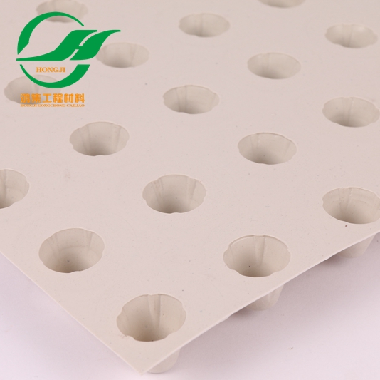 常州3cm塑料防護排水板出廠帶合格證-- 惠州市鴻集工程材料有限公司