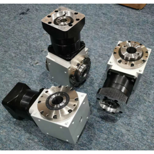 中空軸直角行星減速機