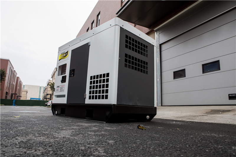 20kw柴油發(fā)電機(jī)怎么保養(yǎng)-- 東明縣張梁機(jī)電設(shè)備經(jīng)銷部