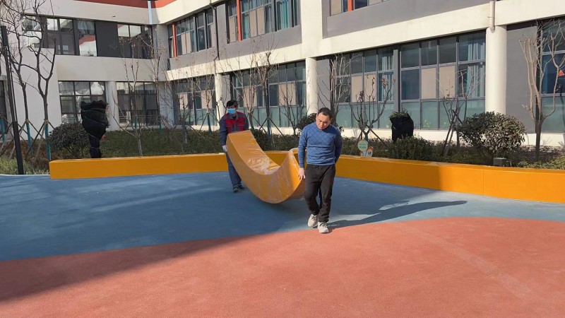 青島玻璃鋼休閑坐凳廣場小區(qū)公共城所戶外美陳-- 青島科瑞德玻璃鋼有限公司