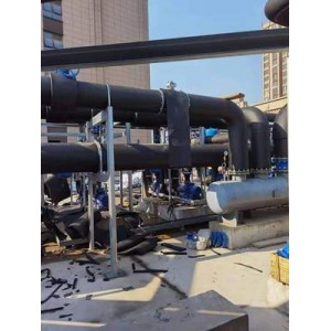 空調機房設備鋁皮保溫工人管道橡塑玻