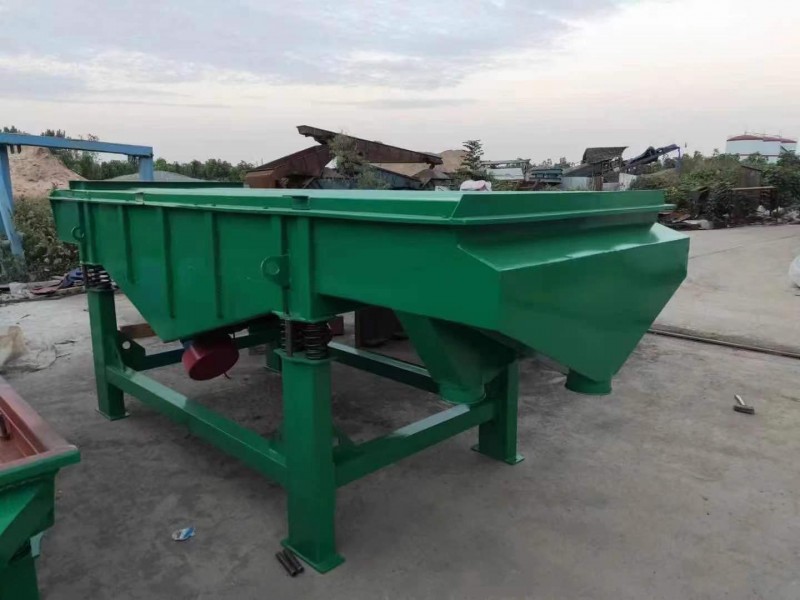 DZSF系列直線振動篩 石英砂多層礦石直線篩 全封閉結構-- 河南豐泉機械有限公司