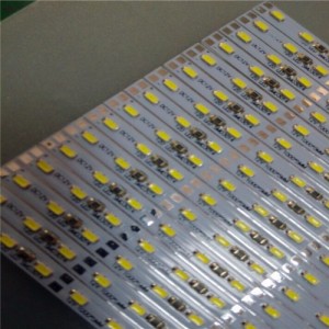 12V 5MM寬和8MM寬1米120燈3014硬燈條