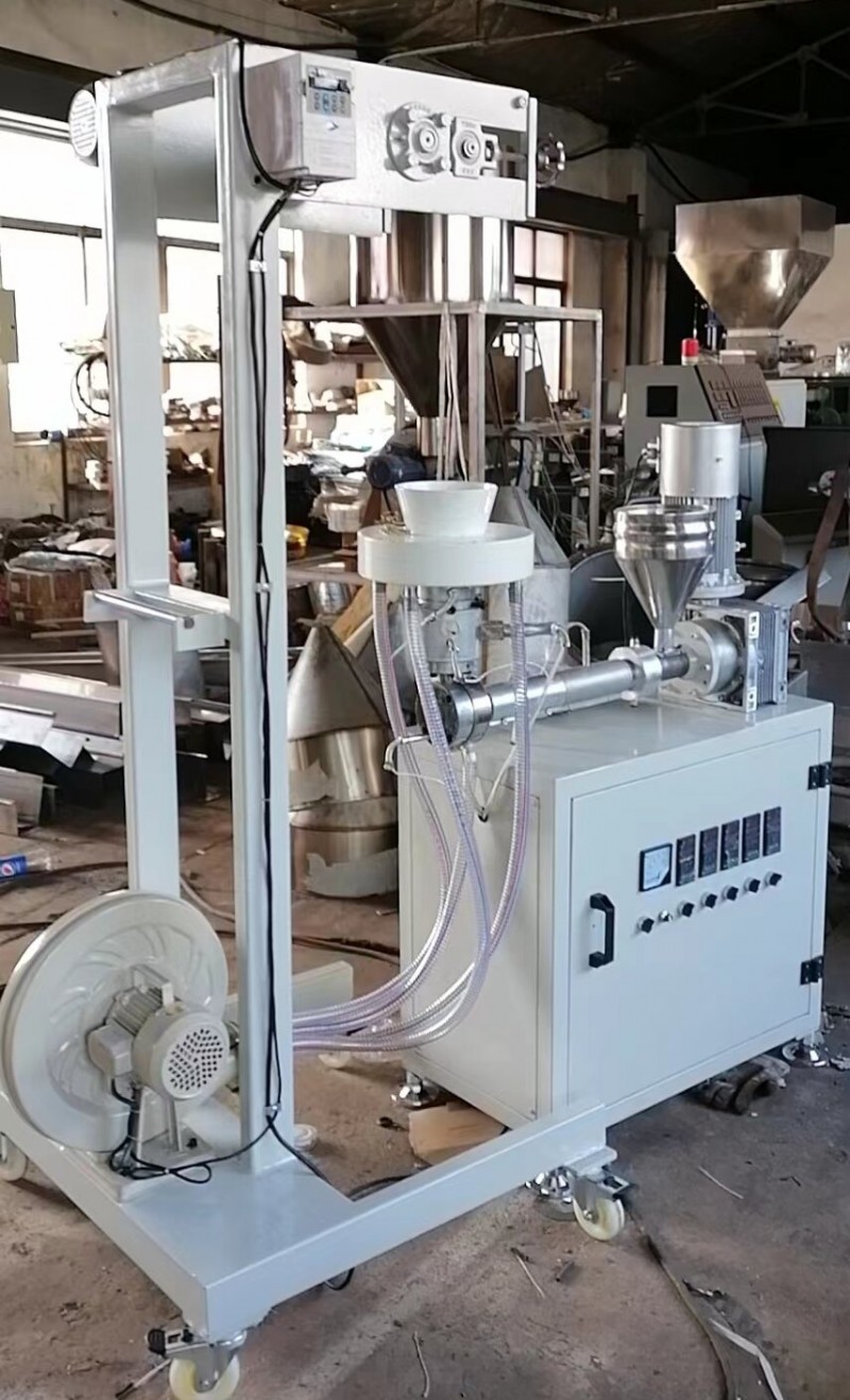 小型吹膜機廠家聯系電話-- 東莞市九通機械有限公司