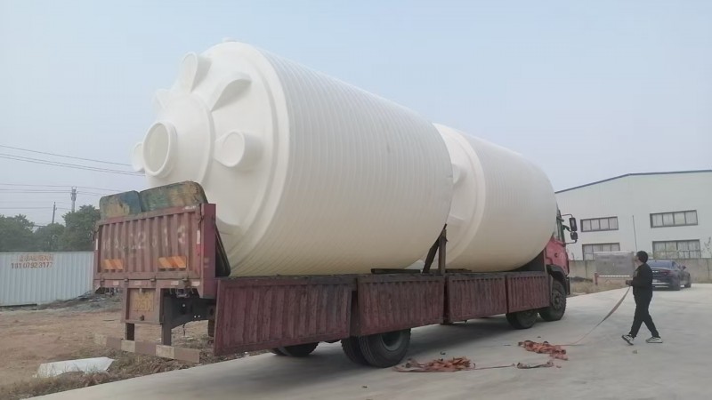 湖北黃岡回酸罐30噸立式PE塑料儲罐 大型石英砂酸洗回酸罐-- 湖北華昇塑業有限公司